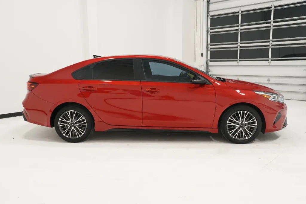 2024 KIA Forte GT-Line