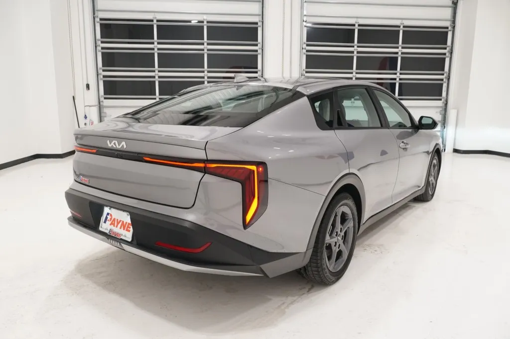 2025 KIA K4 LXS
