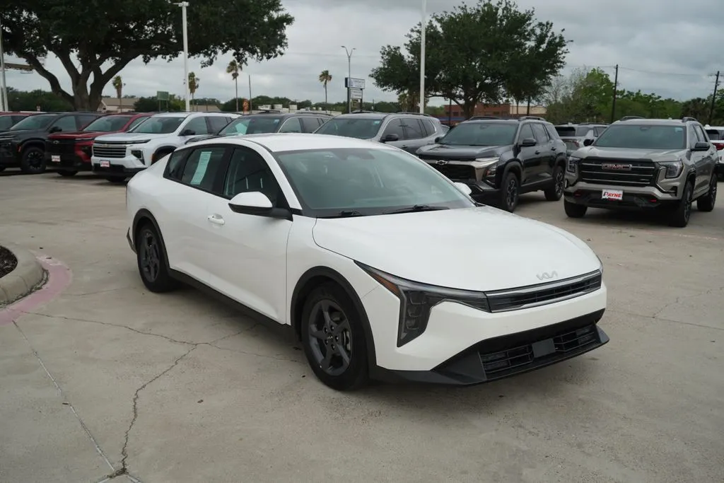2025 KIA K4 LXS