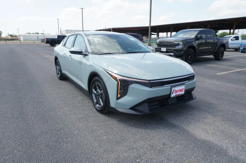 2025 KIA K4 LXS