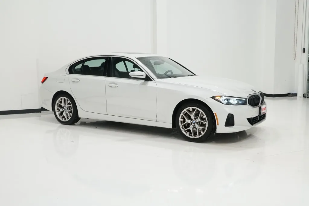 2025 BMW 3 Series 330i