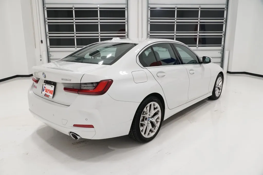 2025 BMW 3 Series 330i