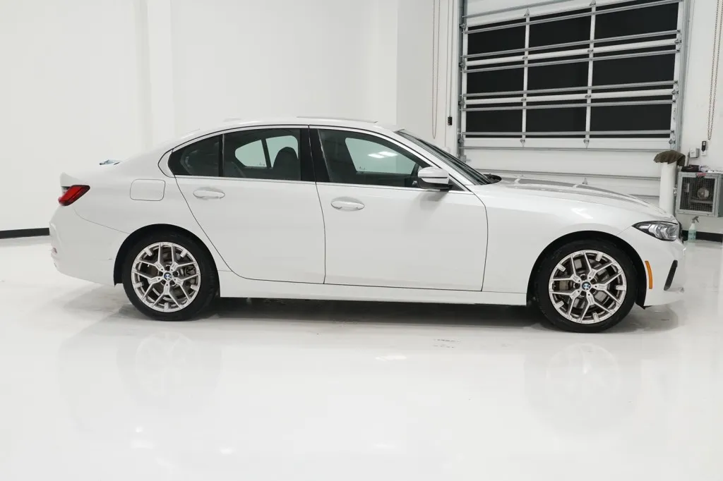 2025 BMW 3 Series 330i