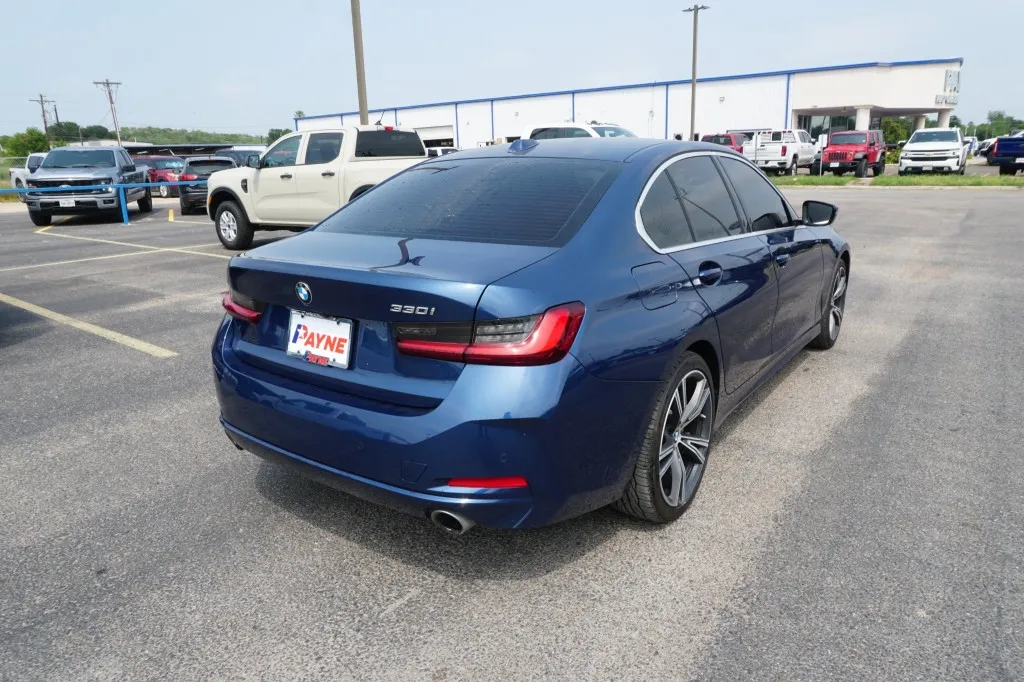 2024 BMW 3 Series 330i