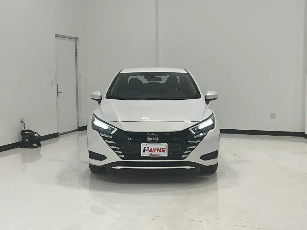 2025 Nissan Versa SV