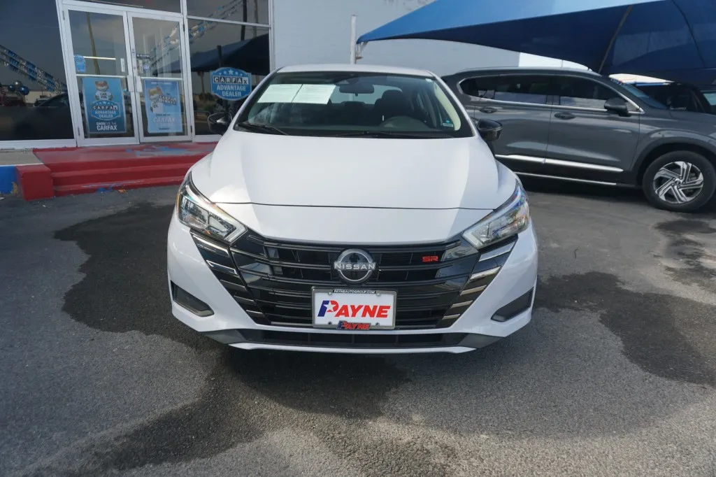 2025 Nissan Versa SR