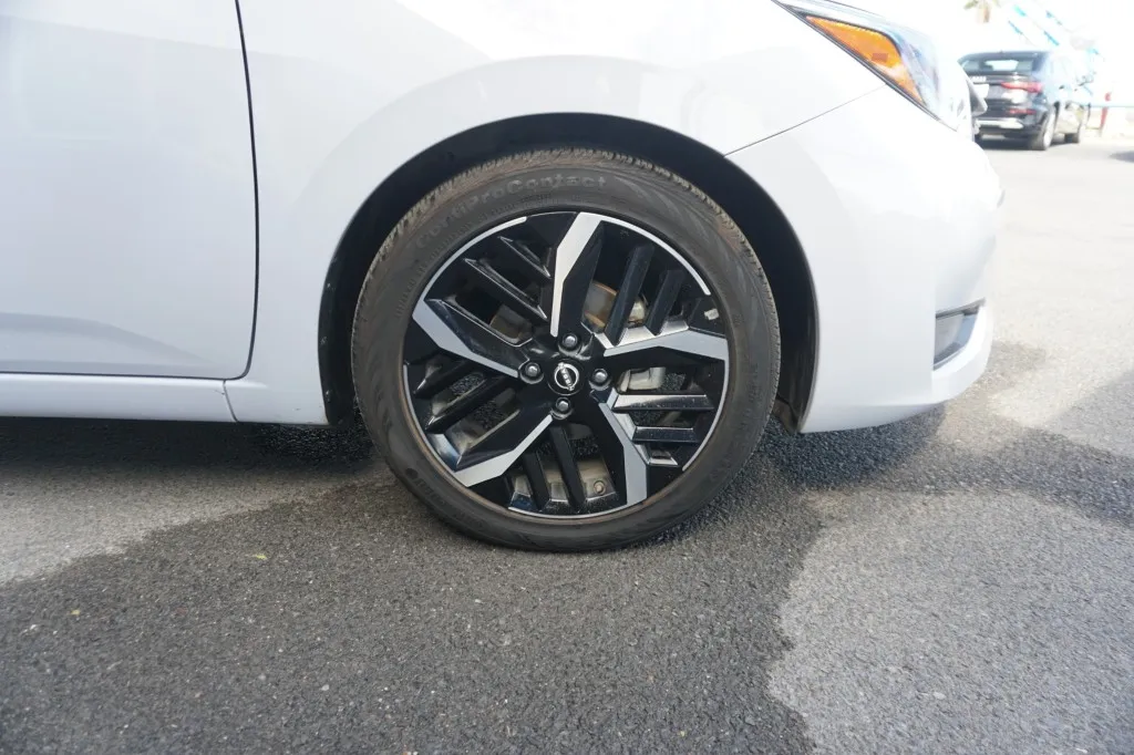 2025 Nissan Versa SR