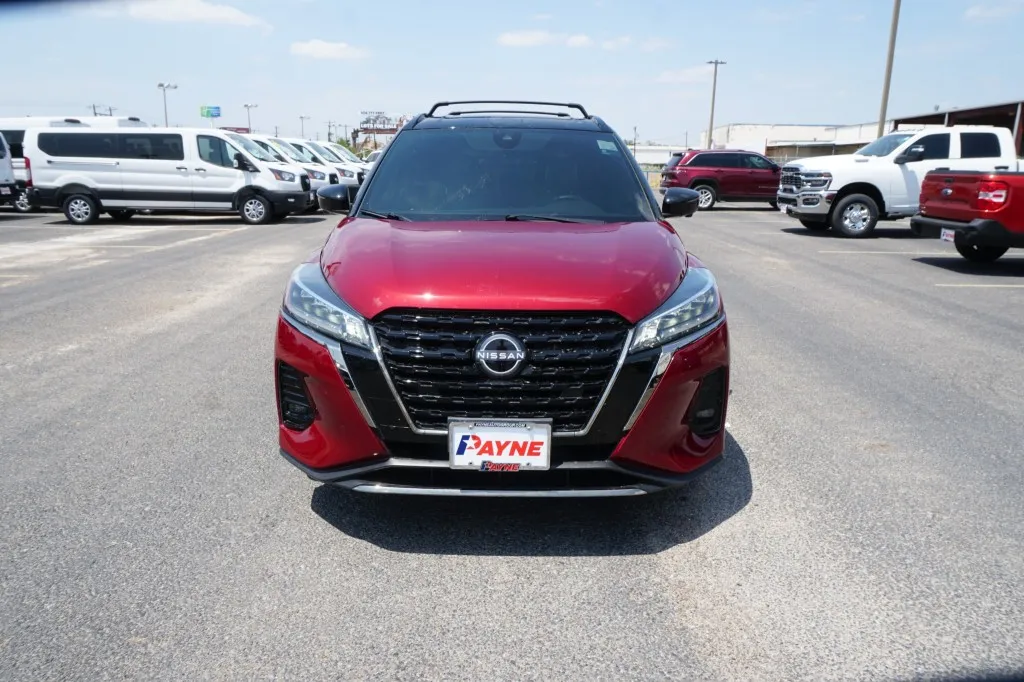 2024 Nissan Kicks SR
