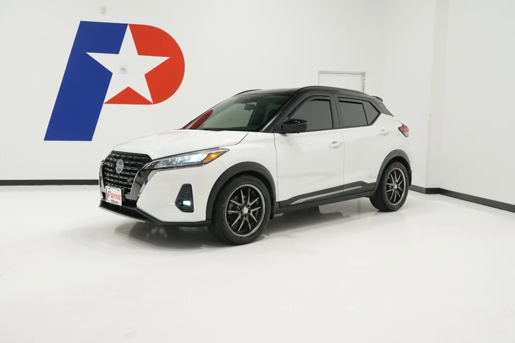 2021 Nissan Kicks SR