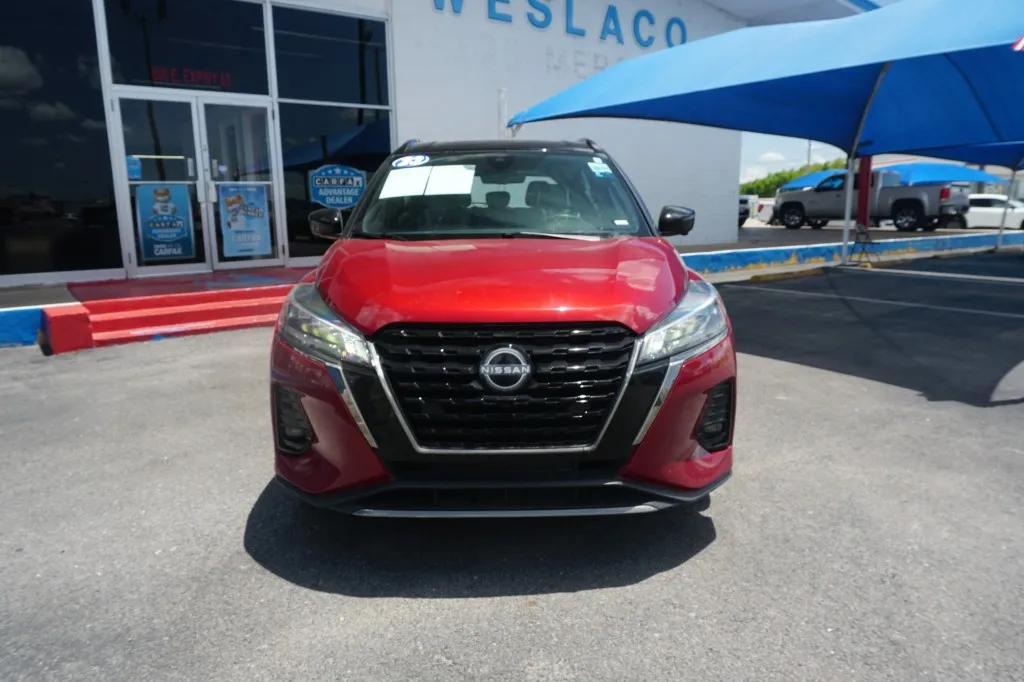 2023 Nissan Kicks SR