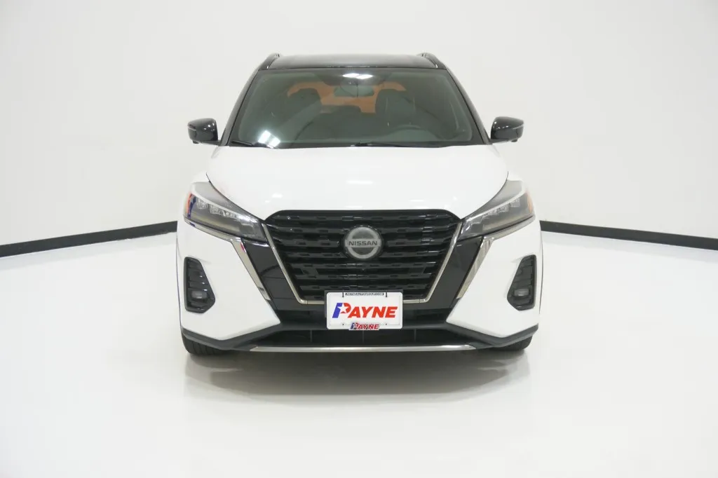 2021 Nissan Kicks SR