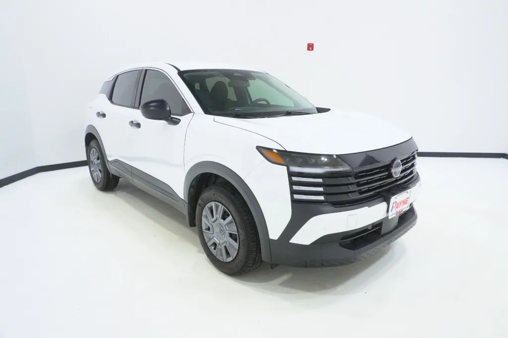 2025 Nissan Kicks S