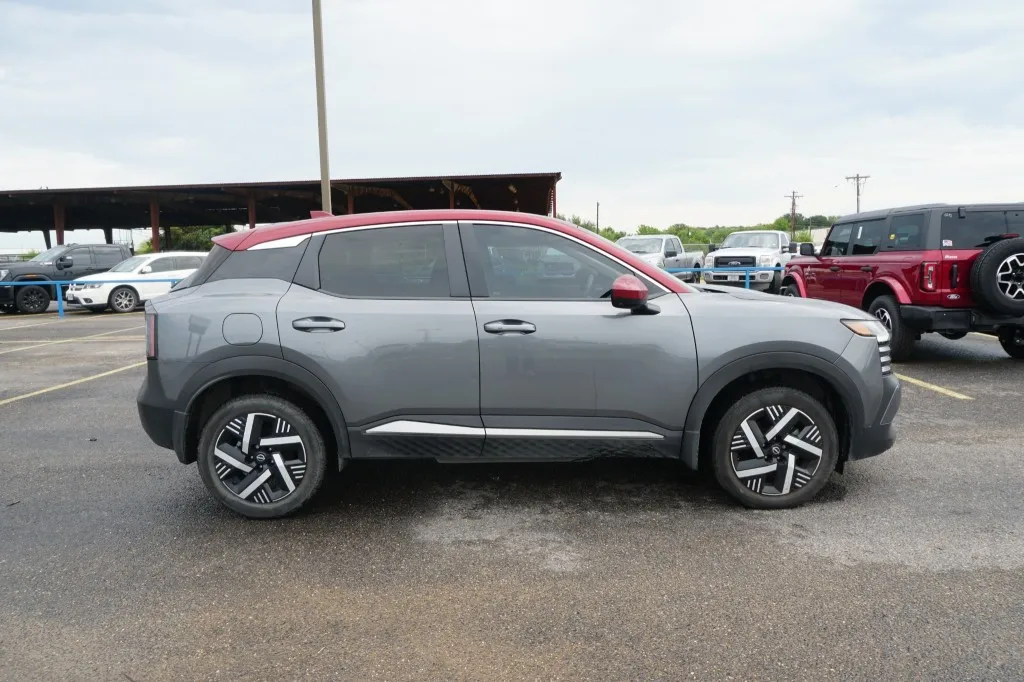 2025 Nissan Kicks SV