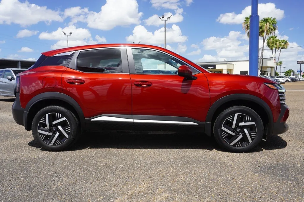 2025 Nissan Kicks SV