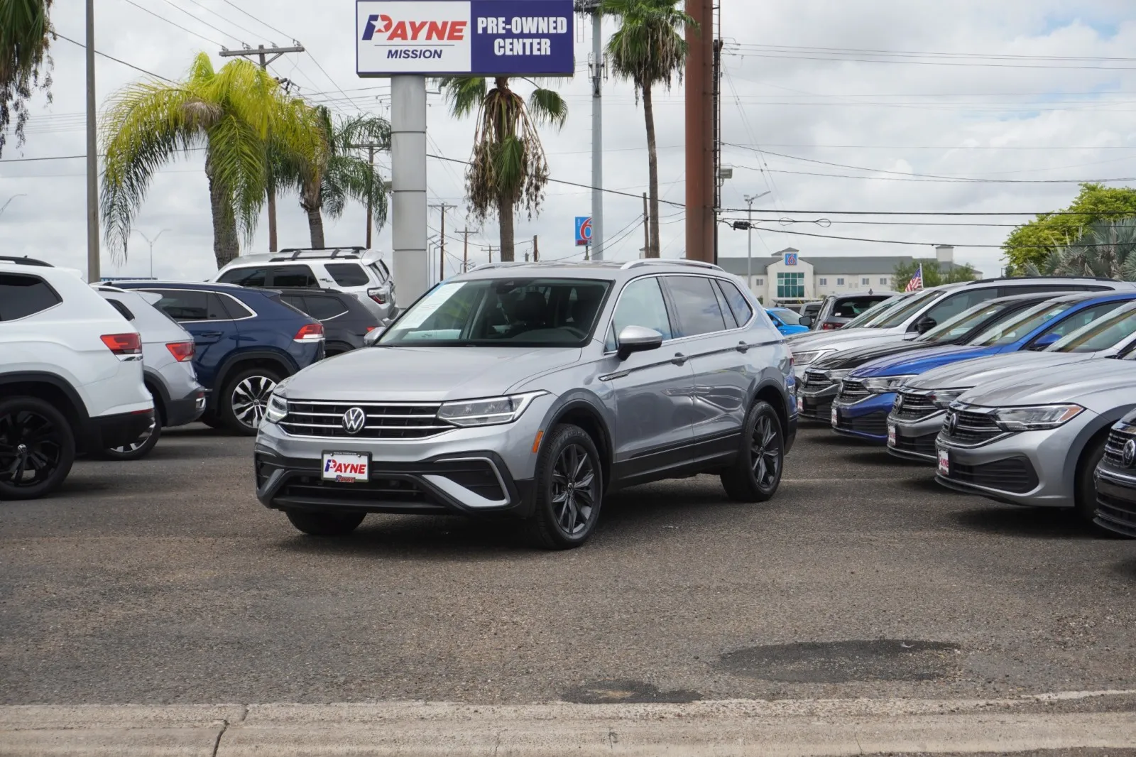 2023 Volkswagen Tiguan SE