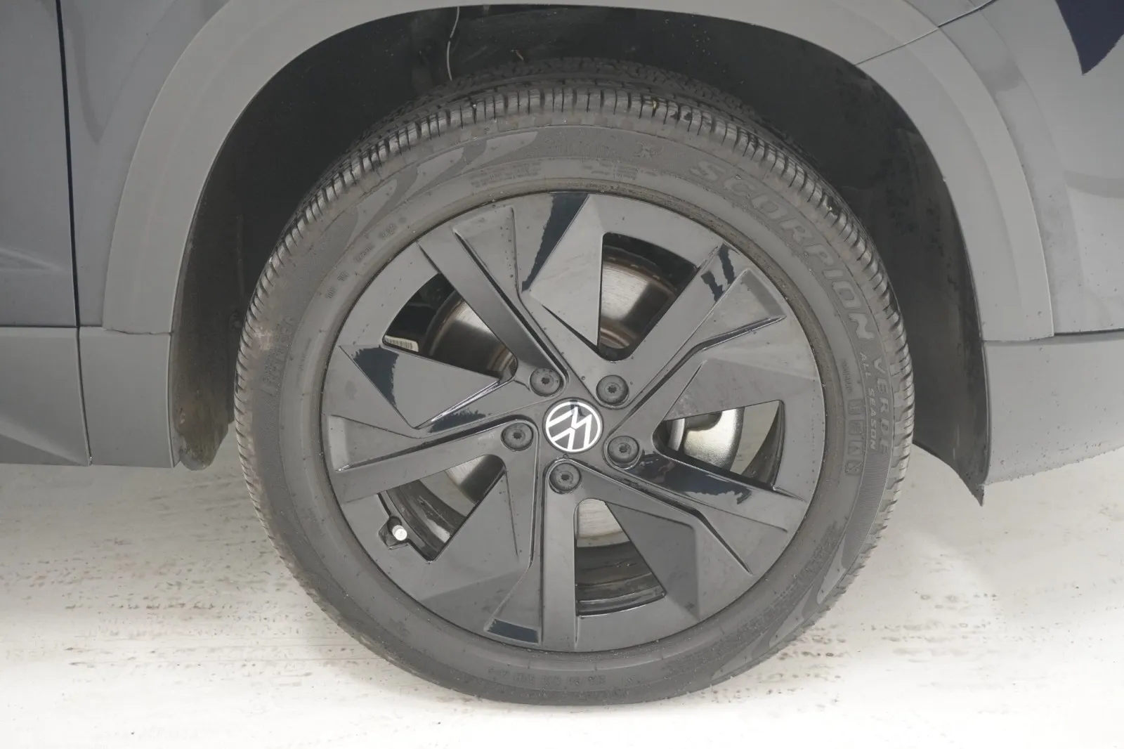 2026 Volkswagen Taos SE Black