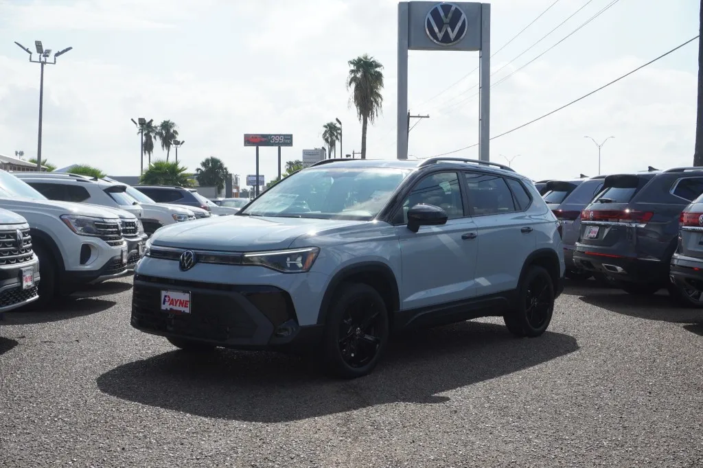 2025 Volkswagen Taos SE Black