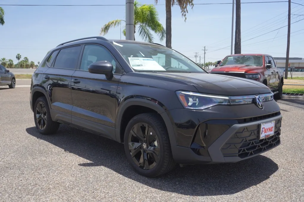 2026 Volkswagen Taos SE Black