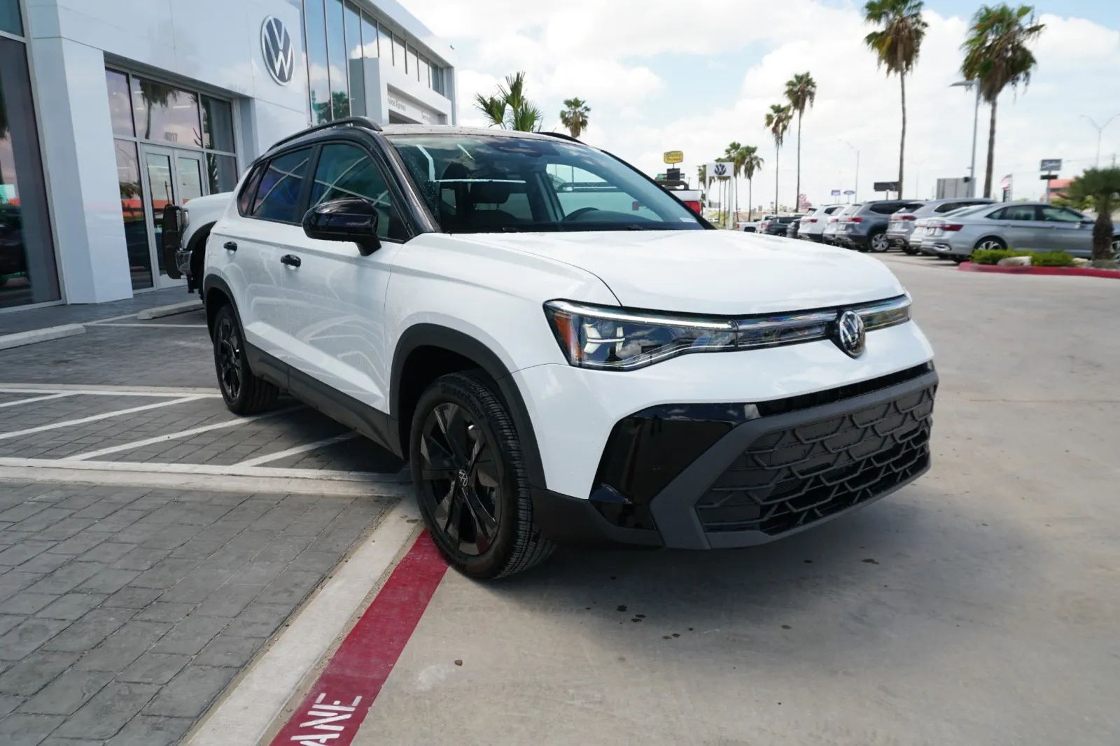 2025 Volkswagen Taos SE Black