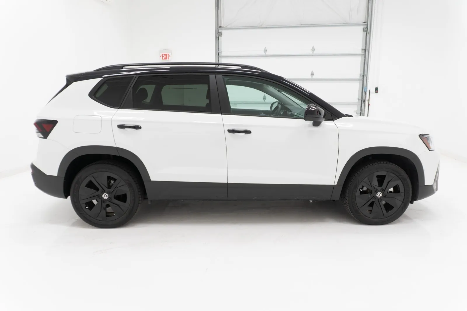 2026 Volkswagen Taos SE Black