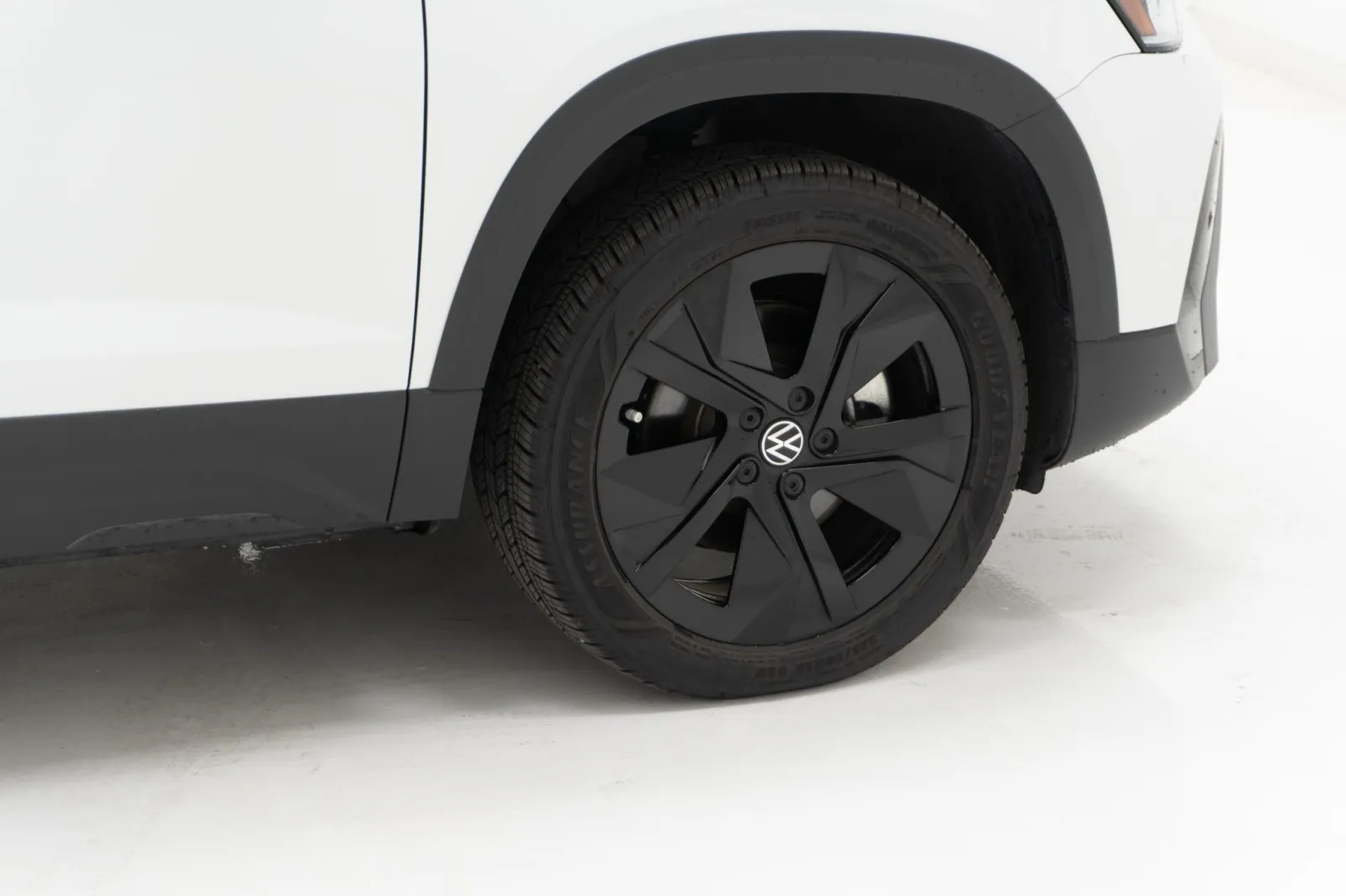 2026 Volkswagen Taos SE Black
