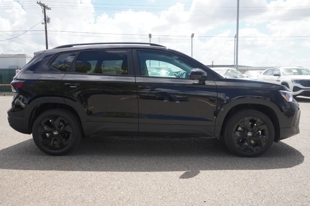 2027 Volkswagen Taos SE Black 2027 Volkswagen Taos SE Black