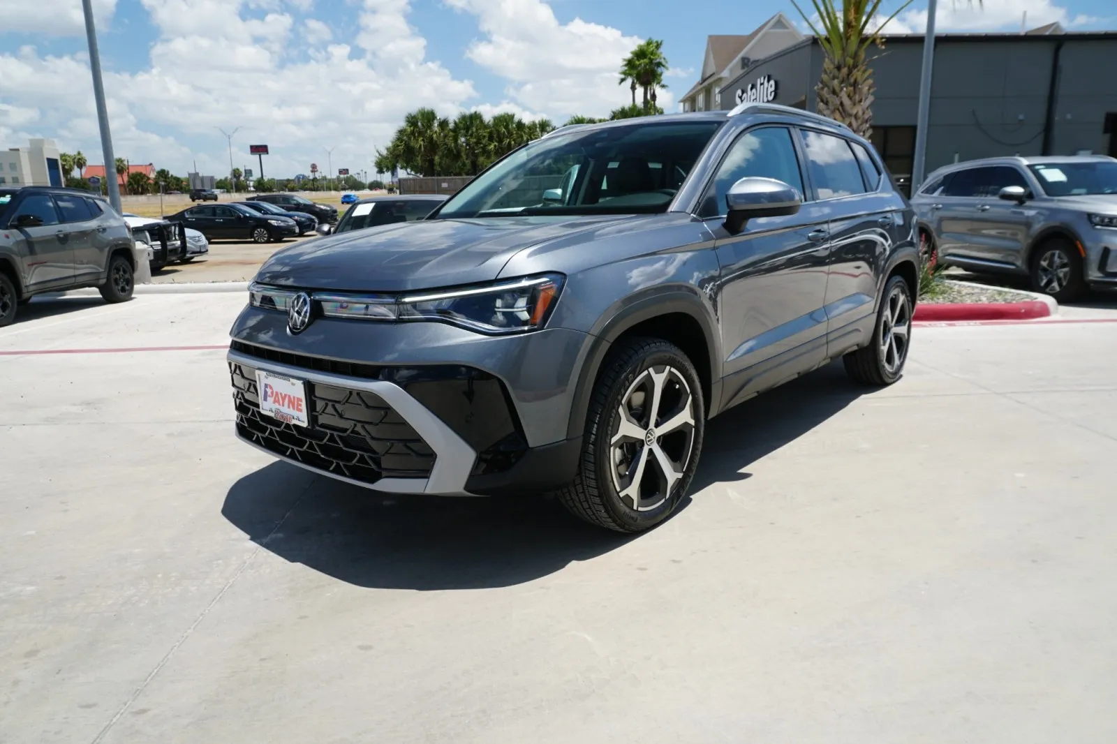 2025 Volkswagen Taos SEL
