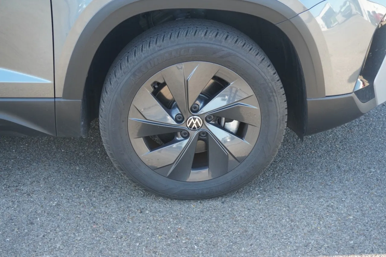 2025 Volkswagen Taos S