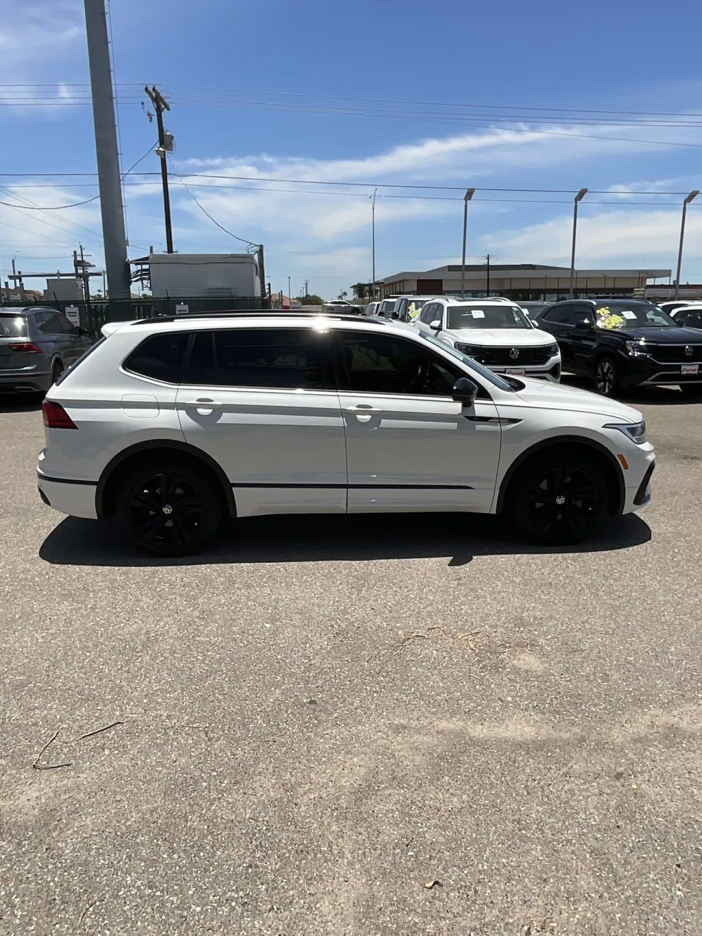 2024 Volkswagen Tiguan SE R-Line Black