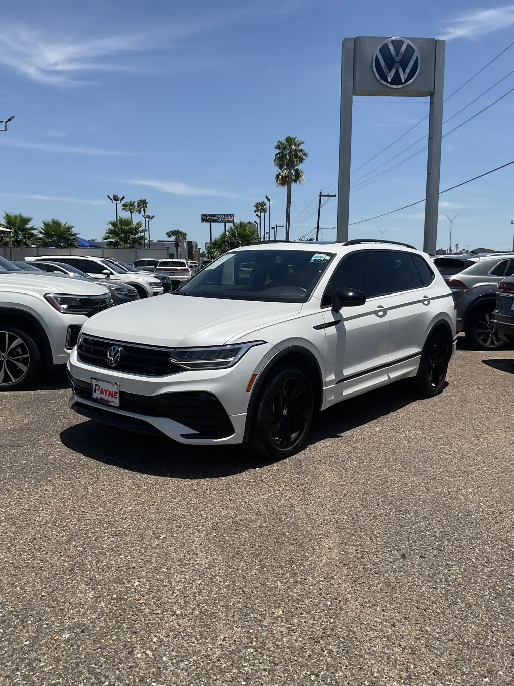 2024 Volkswagen Tiguan SE R-Line Black