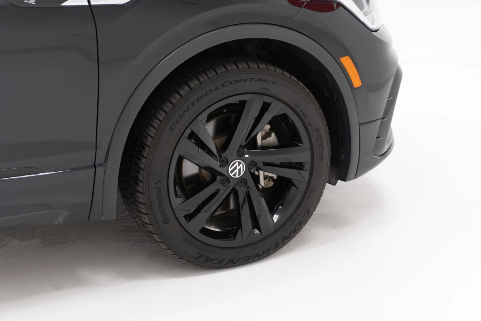 2023 Volkswagen Tiguan SE R-Line Black