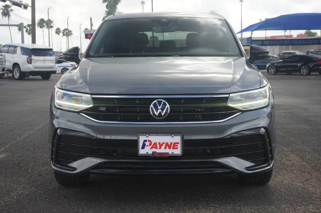 2023 Volkswagen Tiguan SE R-Line Black