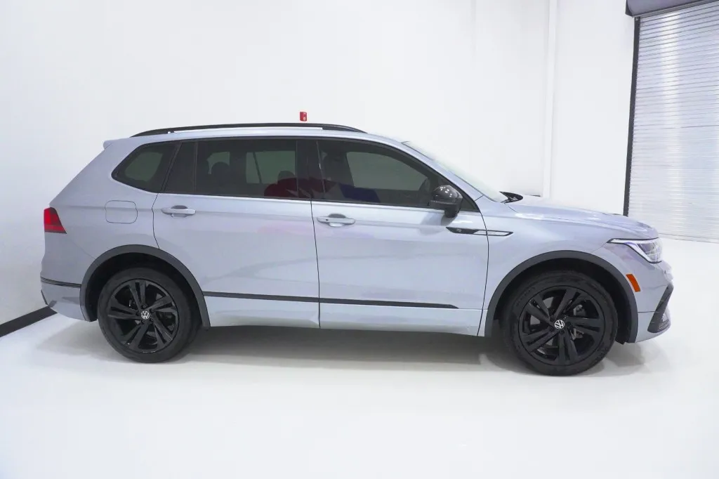 2023 Volkswagen Tiguan SE R-Line Black 2023 Volkswagen Tiguan SE R-Line Black