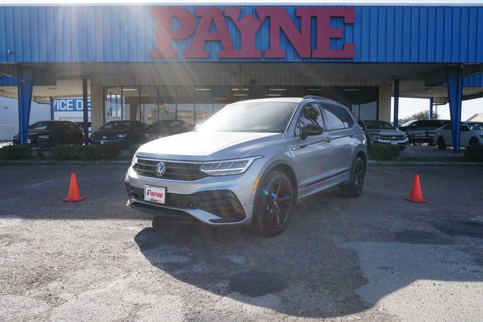 2024 Volkswagen Tiguan SE R-Line Black