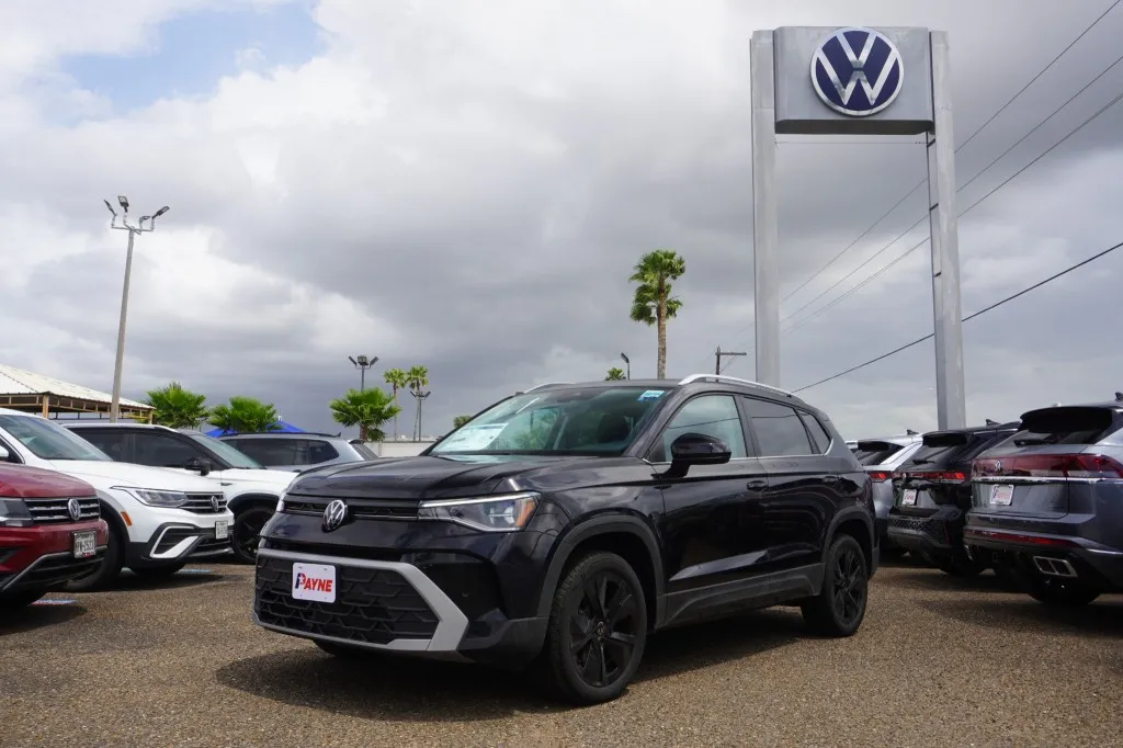 2026 Volkswagen Taos SE