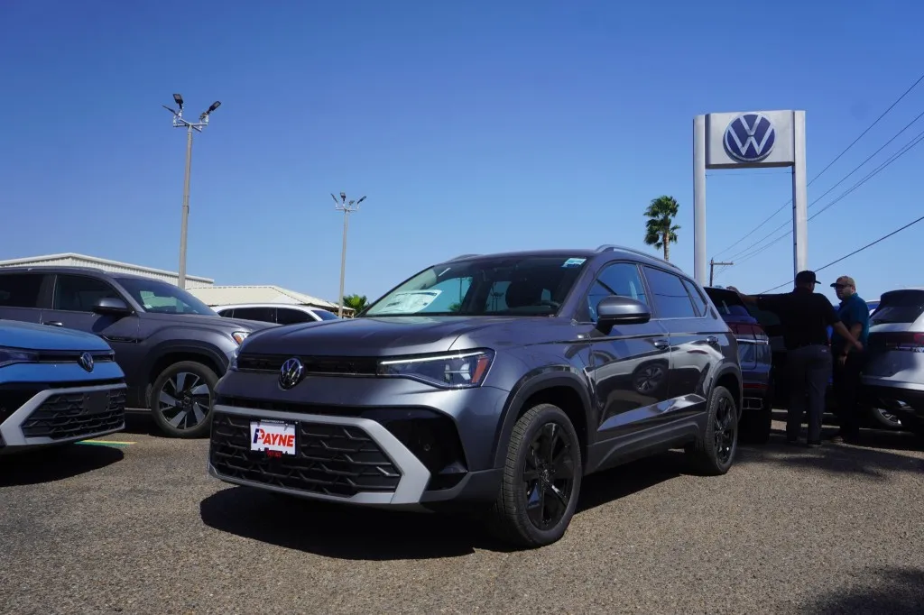 2026 Volkswagen Taos SE