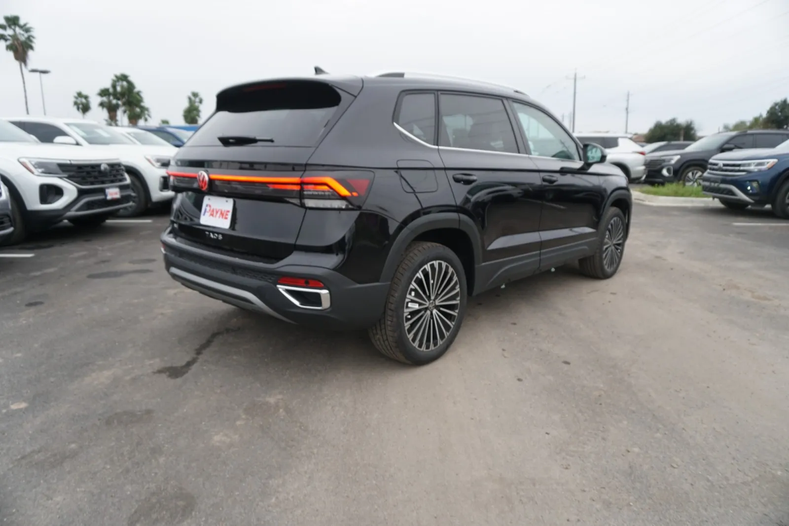 2025 Volkswagen Taos SE