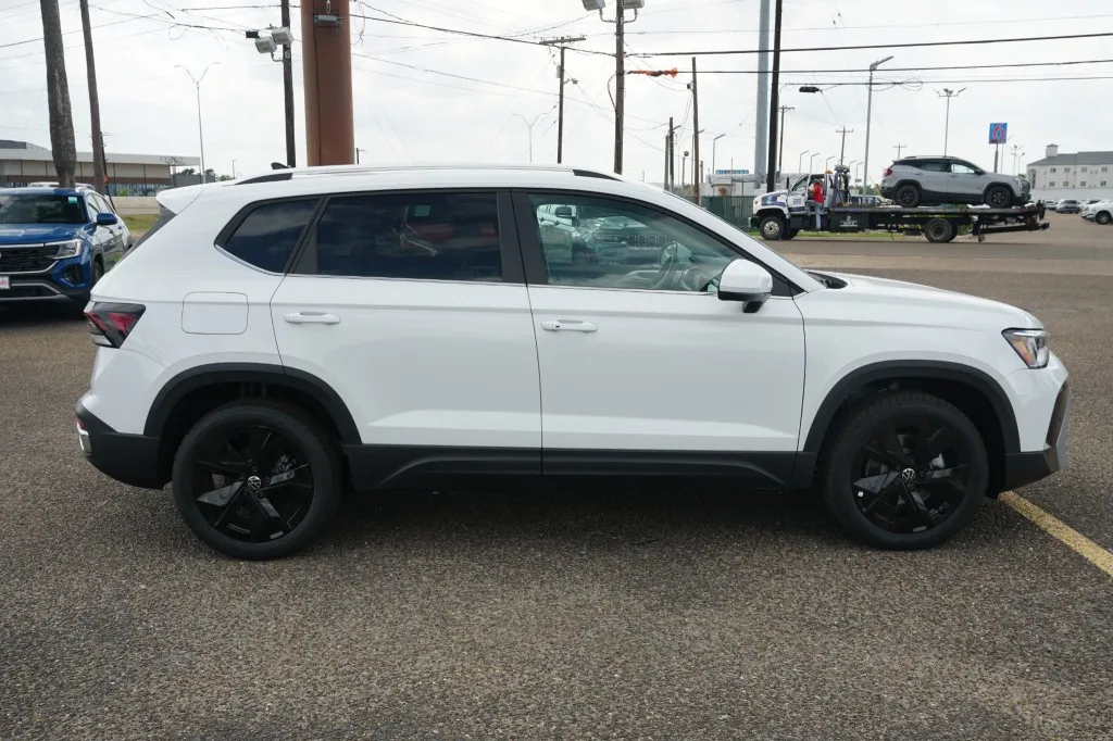 2026 Volkswagen Taos SE