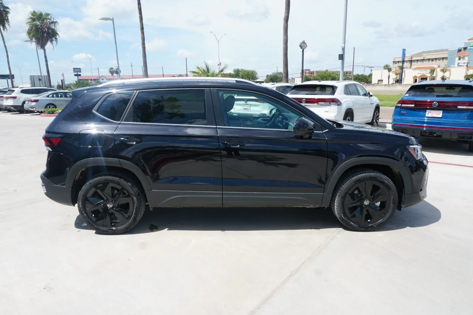 2025 Volkswagen Taos SE