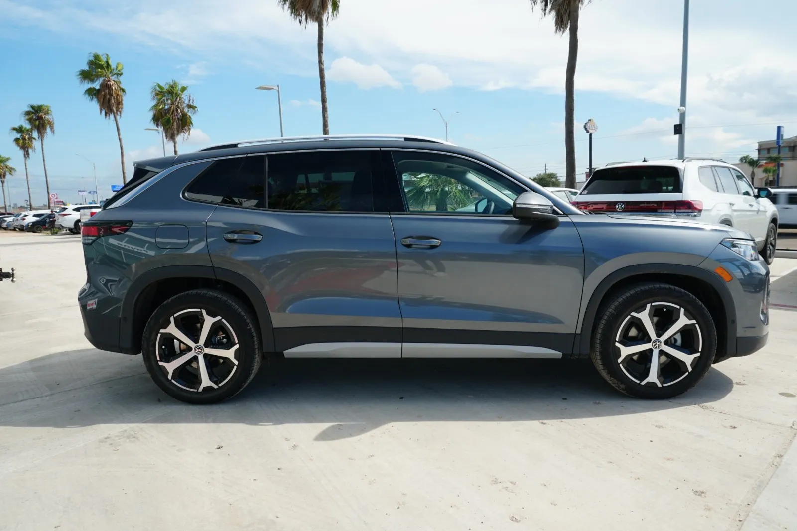 2025 Volkswagen Tiguan SE