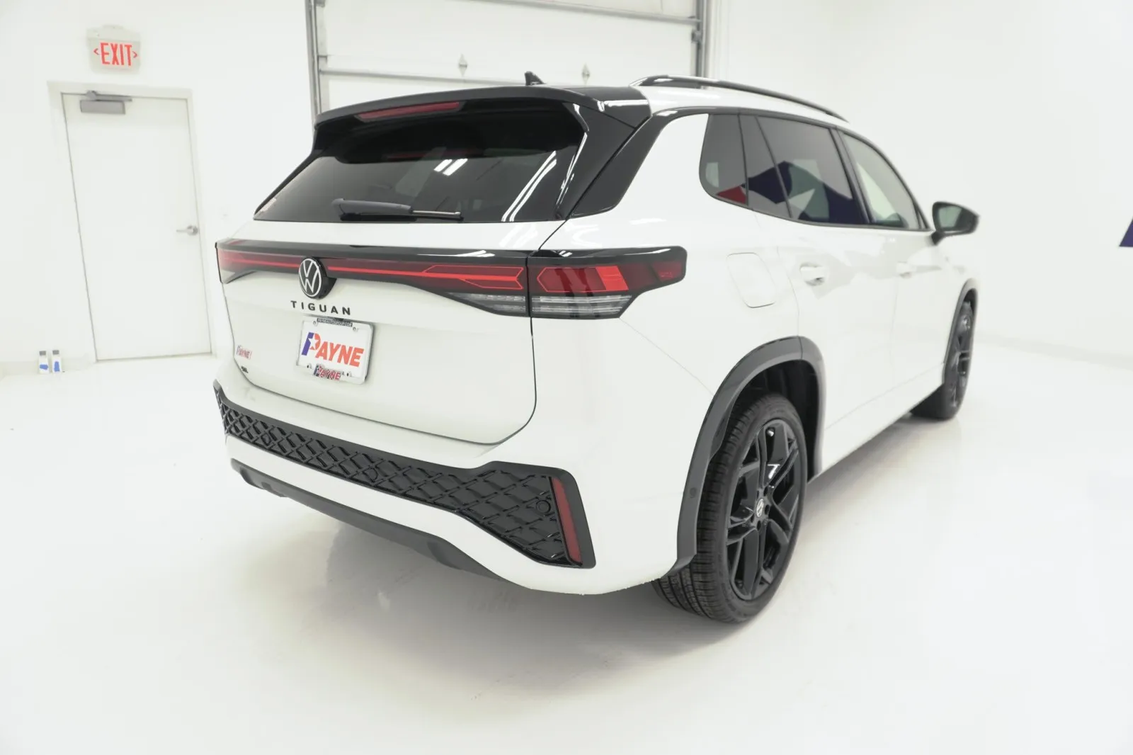 2027 Volkswagen Tiguan SE R-Line Black