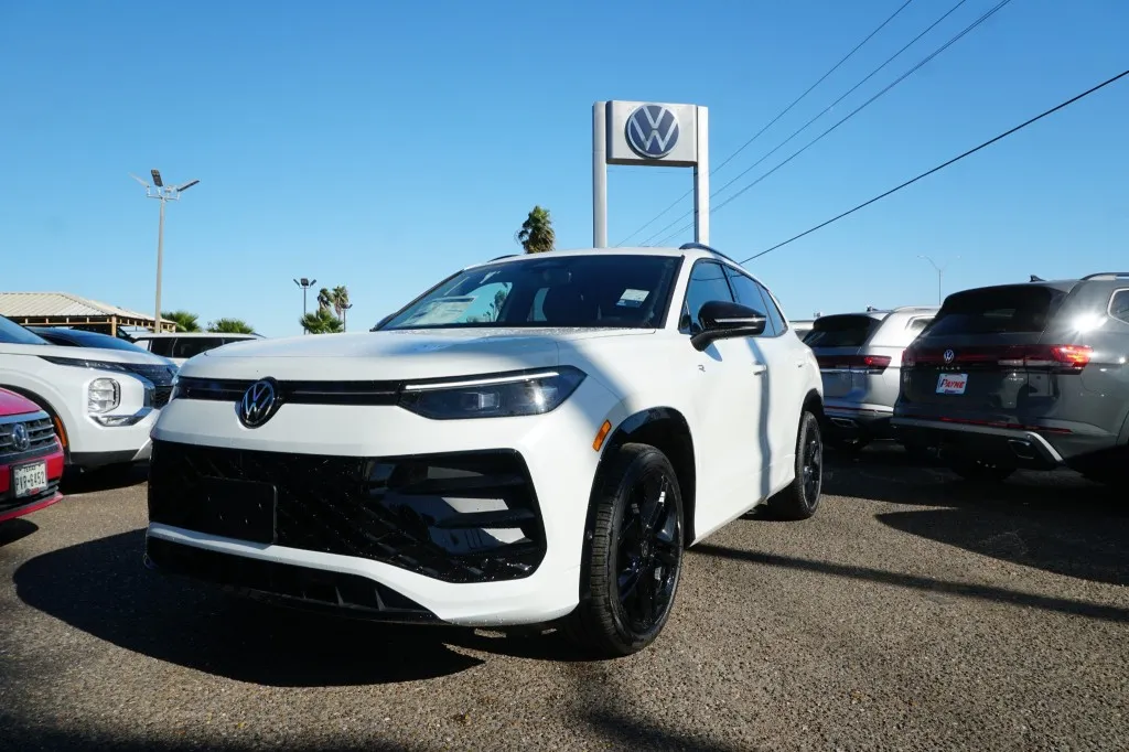 2026 Volkswagen Tiguan SE R-Line Black