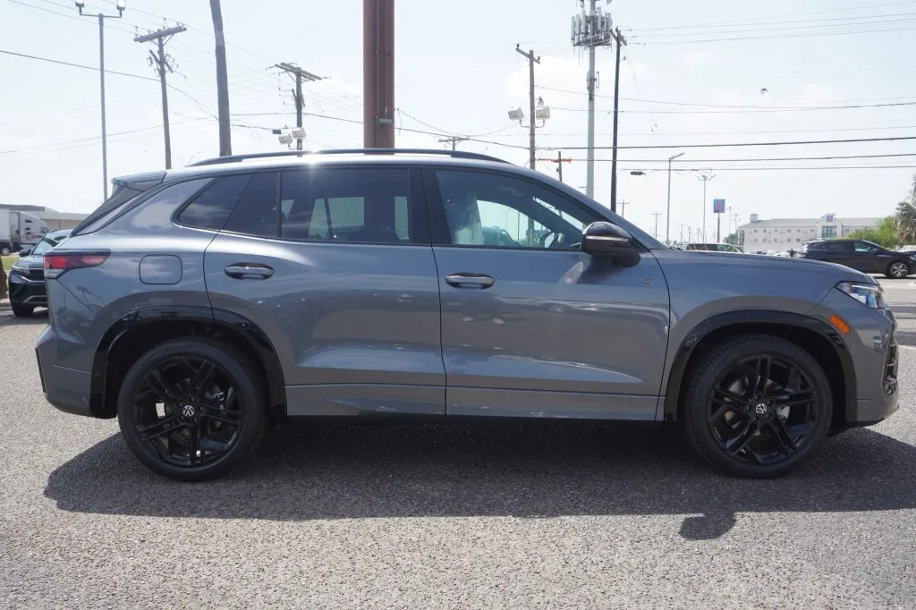 2026 Volkswagen Tiguan SE R-Line Black