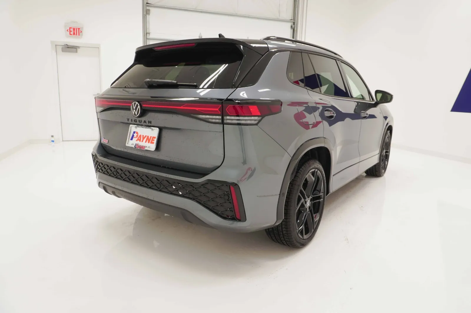 2026 Volkswagen Tiguan SE R-Line Black