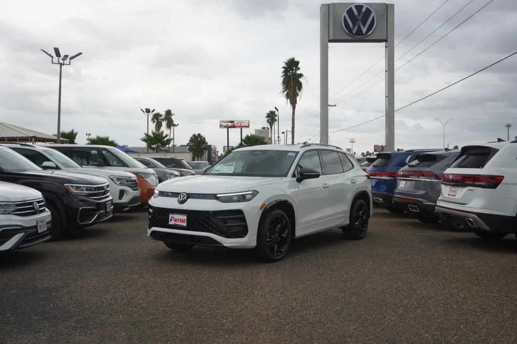 2026 Volkswagen Tiguan SE R-Line Black