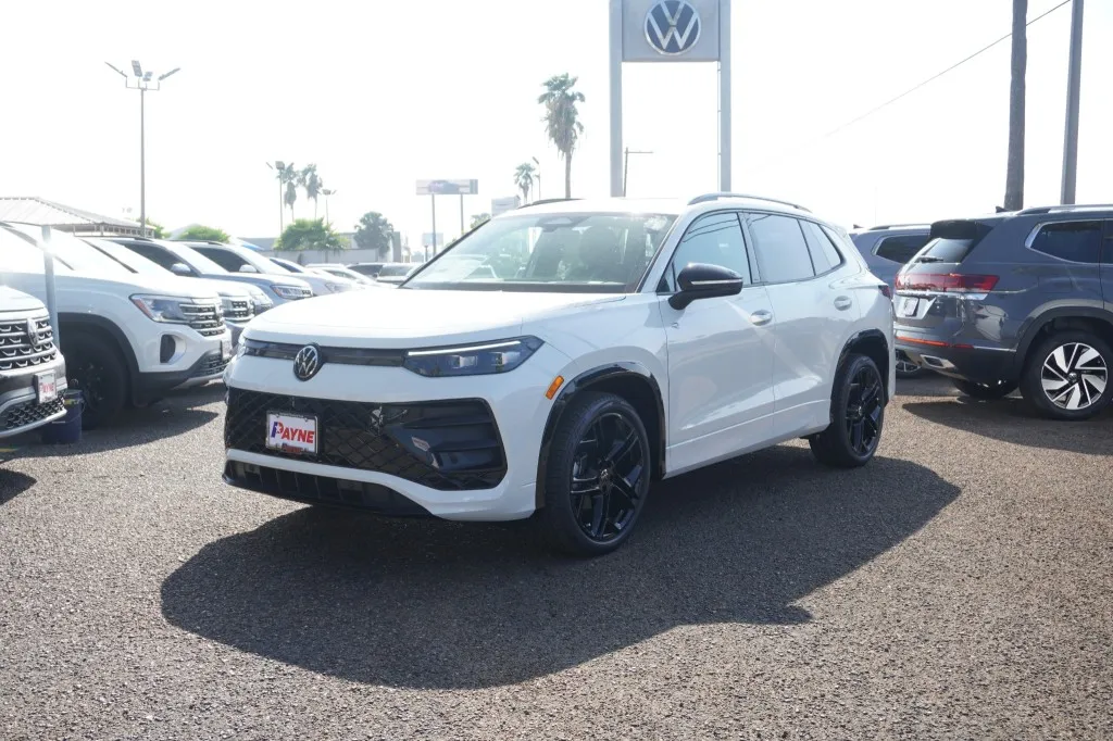 2025 Volkswagen Tiguan SE R-Line Black