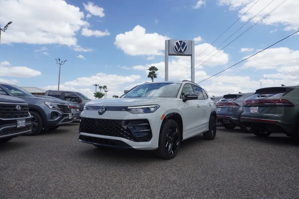 2026 Volkswagen Tiguan SE R-Line Black