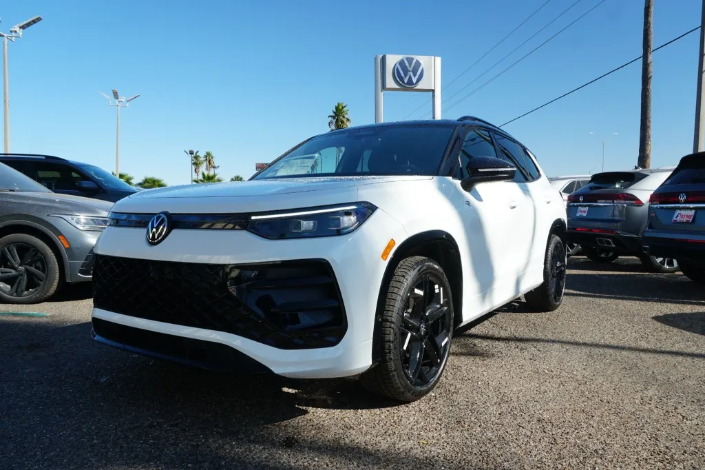 2026 Volkswagen Tiguan SE R-Line Black