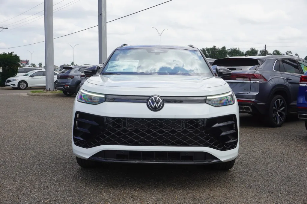 2026 Volkswagen Tiguan SE R-Line Black
