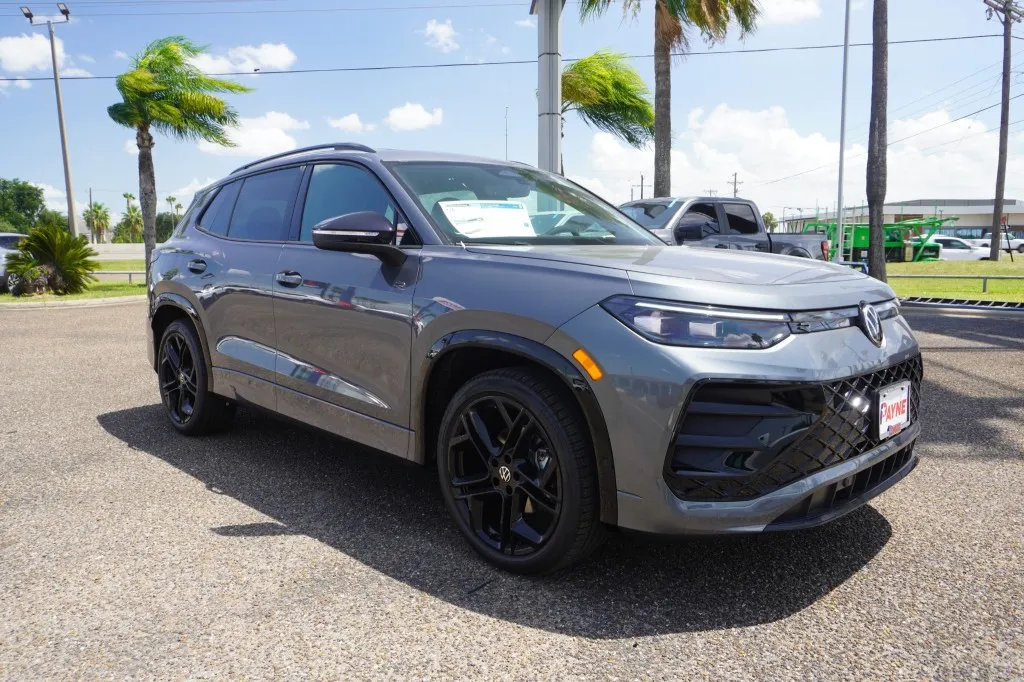 2026 Volkswagen Tiguan SE R-Line Black